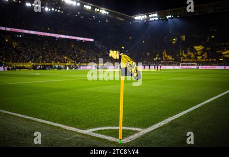 Dortmund, Deutschland. Dezember 2023. Eckfahne in Dortmund Borussia Dortmund - RB Leipzig 09.12.2023 Copyright (nur für journalistische Zwecke) by : Stockfoto