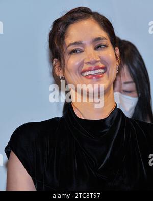 Tokio, Japan. Dezember 2023. Die Schauspielerin Sofia Boutella nimmt am Montag, den 11. Dezember 2023 in Tokio an der Japan-Premiere des Netflix-Films „Rebel Moon – Part One: A Child of Fire“ Teil. Foto: Keizo Mori/UPI Credit: UPI/Alamy Live News Stockfoto