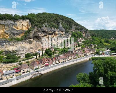 La Roque-Gageac Dordogne Frankreich malerisches Dorf Drohne , Luftfahrt , Stockfoto