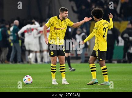 Torfeier VfB Stuttgart, vorne diskutieren Niclas Fuellkrug Borussia Dortmund BVB (14) und Karim Adeyemi Borussia Dortmund BVB (27), DFB-Pokal Stockfoto