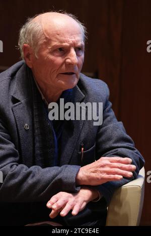 Der Maler Antonio Lopez während der Präsentation des Buches Por que Dalí im Thyssen-Bornemisza-Nationalmuseum in Madrid, 11. Dezember 2023, Spa Stockfoto