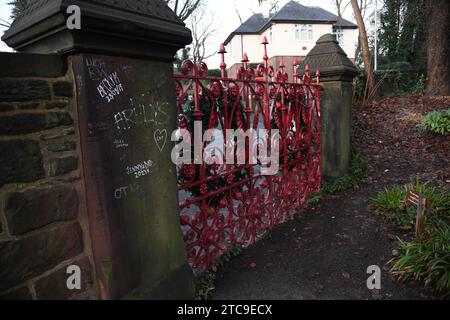 Liverpool, Großbritannien. Dezember 2023. Blick auf den Eingang zum Strawberry Field in Liverpool, England, Großbritannien am 5. Dezember 2023. (Foto: Efren Landaos/SIPA USA) Credit: SIPA USA/Alamy Live News Stockfoto