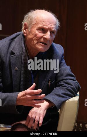 Madrid, Spanien. Dezember 2023. Der Maler Antonio Lopez während der Präsentation des Buches Por que Dalí im Thyssen-Bornemisza National Museum in Madrid, 11. Dezember 2023, Spanien (Foto: Oscar Gonzalez/SIPA USA) (Foto: Oscar Gonzalez/SIPA USA) Credit: SIPA USA/Alamy Live News Stockfoto