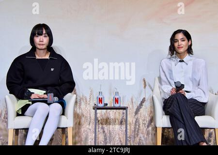 BAE doona und Sofia Boutella bei der Pressekonferenz zum Netflix Film 'Rebel Moon - Part One: A Child of Fire / Rebel Moon Teil 1: Kind des Feuers' im Hotel Four Seasons. Tokio, 11.12.2023 Stockfoto