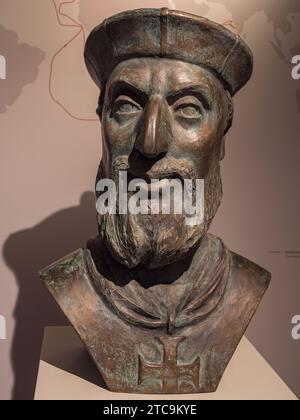 Büste des portugiesischen Entdeckers Vasco da Gama (1469–1524) im Internationalen Maritimen Museum in der HafenCity, Hamburg. Stockfoto