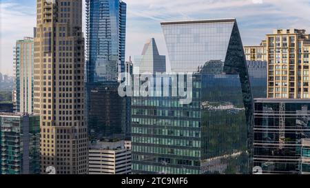 Phipps Plaza ist ein Einkaufszentrum im Stadtteil Buckhead in Atlanta, Georgia. Es befindet sich an der Peachtree Road und der Lenox Road, neben dem Phipps T Stockfoto