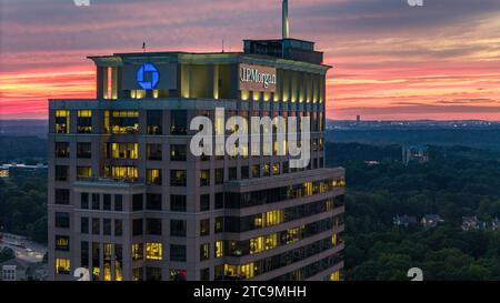 Phipps Plaza ist ein Einkaufszentrum im Stadtteil Buckhead in Atlanta, Georgia. Es befindet sich an der Peachtree Road und der Lenox Road, neben dem Phipps T Stockfoto