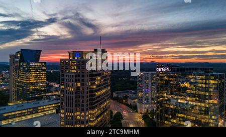 Phipps Plaza ist ein Einkaufszentrum im Stadtteil Buckhead in Atlanta, Georgia. Es befindet sich an der Peachtree Road und der Lenox Road, neben dem Phipps T Stockfoto