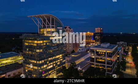 Phipps Plaza ist ein Einkaufszentrum im Stadtteil Buckhead in Atlanta, Georgia. Es befindet sich an der Peachtree Road und der Lenox Road, neben dem Phipps T Stockfoto