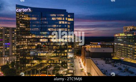 Phipps Plaza ist ein Einkaufszentrum im Stadtteil Buckhead in Atlanta, Georgia. Es befindet sich an der Peachtree Road und der Lenox Road, neben dem Phipps T Stockfoto