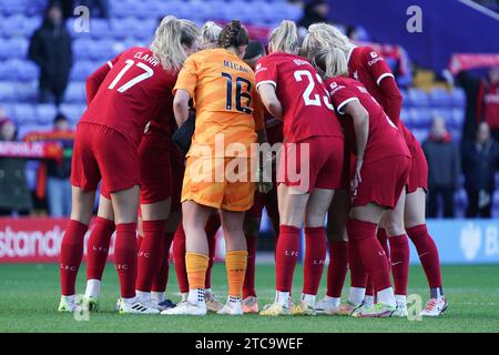 Liverpool FC gegen Bristol City FC Barclays Womens Super League PRENTON PARK TRANMERE ENGLAND 10. Dezember 2023 Liverpool huddle vor dem Barclays Women’s Super League Spiel zwischen Liverpool FC und Bristol City FC am 10. DEZEMBER 2023 in Birkenhead, England. (Foto Alan Edwards für F2images) Stockfoto