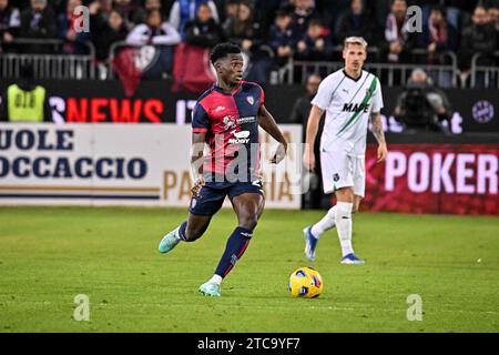 Cagliari, Italien. Dezember 2023. Ibrahim Sulemana von Cagliari Calcio während des Spiels Cagliari Calcio gegen US Sassuolo, italienische Fußball Serie A in Cagliari, Italien, 11. Dezember 2023 Credit: Independent Photo Agency/Alamy Live News Stockfoto