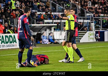 Cagliari, Italien. Dezember 2023. Maurizio Mariani, Arbitro, Schiedsrichter während Cagliari Calcio vs US Sassuolo, italienisches Fußball-Serie A Spiel in Cagliari, Italien, 11. Dezember 2023 Credit: Independent Photo Agency/Alamy Live News Stockfoto