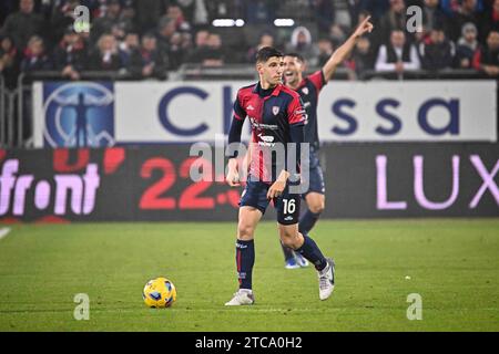 Cagliari, Italien. Dezember 2023. Matteo Prati von Cagliari Calcio während Cagliari Calcio vs US Sassuolo, italienisches Fußball-Serie A Spiel in Cagliari, Italien, 11. Dezember 2023 Credit: Independent Photo Agency/Alamy Live News Stockfoto