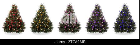 Weihnachtsbäume, dekoriert in verschiedenen Farben isoliert auf weiß, Sammlung Stockfoto
