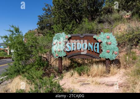 Ein Sedona-Begrüßungsschild ist in Arizona, USA, zu sehen Stockfoto