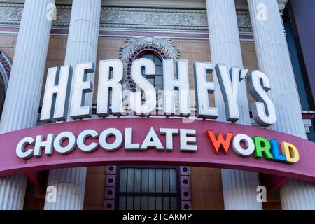 Hershey's Chocolate World Schild auf dem Gebäude im Laden in Las Vegas, Nevada, USA Stockfoto