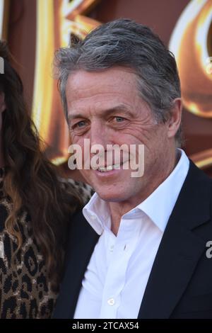 Los Angeles, Kalifornien, USA 10. Dezember 2023 Schauspieler Hugh Grant nimmt an Warner Bros. Teil Wonka Premiere im Regency Village Theatre am 10. Dezember 2023 in Los Angeles, Kalifornien, USA. Foto: Barry King/Alamy Stock Photo Stockfoto