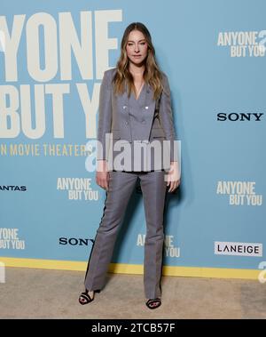 New York, Usa. Dezember 2023. Este Haim kommt auf dem roten Teppich bei der New Yorker Premiere der Columbia Pictures „Anybody But You“ im AMC Lincoln Square Theater am Montag, den 11. Dezember 2023 in New York City an. Foto: John Angelillo/UPI Credit: UPI/Alamy Live News Stockfoto