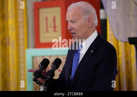 Washington, Usa. Dezember 2023. Präsident Joe Biden spricht am Montag, den 11. Dezember, im East Room des Weißen Hauses in Washington, DC, USA, einen Empfang in Hanukka. 2023. Foto: Jacquelyn Martin/Pool/ABACAPRESS.COM Credit: abaca Press/Alamy Live News Stockfoto