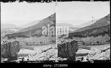 Westlich vom Gipfel des Berges, durch den Tunnel Nummer 4 geschnitten wird, mit Blick über das Round Valley bis zur Wasatch... Stockfoto