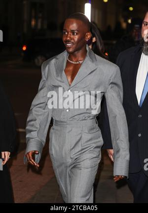 London, Großbritannien. Dezember 2023. Ncuti Gatwa im London Eye anlässlich der bevorstehenden „Doctor Who“-Weihnachts-Special-Episode. (Foto: Brett Cove/SOPA Images/SIPA USA) Credit: SIPA USA/Alamy Live News Stockfoto