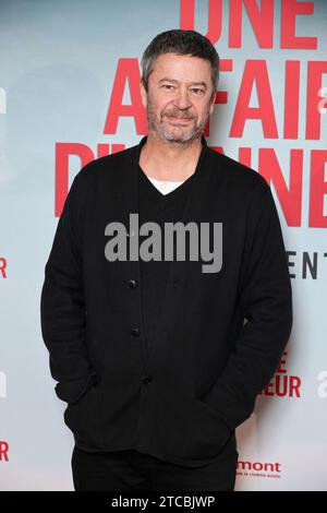 Paris, Frankreich. Dezember 2023. Thibault de Montalembert nimmt am Photocall zur Premiere von Une Affaire D’Honneur Teil, die am 11. Dezember 2023 in der UGC Normandie in Paris stattfand. Foto: David Boyer/ABACAPRESS.COM Credit: Abaca Press/Alamy Live News Stockfoto