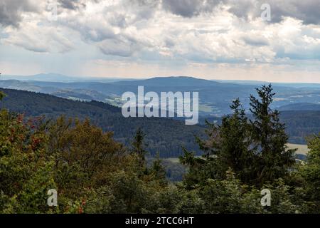Landschaftlich reizvolle Aussicht vom großen Inselsberg beim Rennsteig In Thüringen Stockfoto