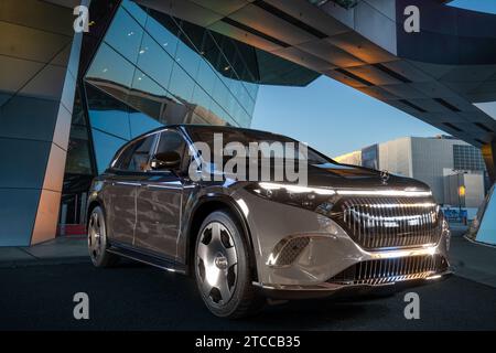 Mercedes Maybach EQS SUV: Ultimativer Luxus-EV! Stockfoto