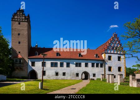 DEU Sachsen Schloss Strehla Strehla, später Schloss Stehla, befindet sich auf einem steil zur Elbe abfallenden Hügel in der Stadt Strehla im Landkreis Strehla Stockfoto