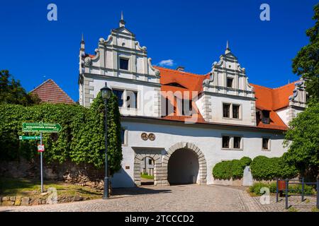 DEU Sachsen Schloss Strehla Strehla, später Schloss Stehla, befindet sich auf einem steil zur Elbe abfallenden Hügel in der Stadt Strehla im Landkreis Strehla Stockfoto