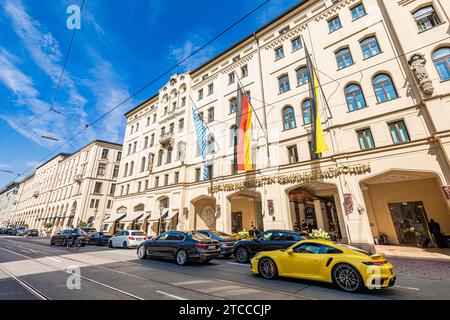 Hotel vier Jahreszeiten Kempinski in der Maximilianstraße, Luxushotel, München, Bayern, Deutschland Stockfoto