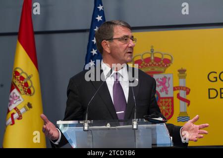 Madrid, 05.04.2015. Pressekonferenz von Verteidigungsminister Pedro Morenés und Verteidigungsminister Ashton Carter. Foto: Isabel Permuy ARCHDC. Quelle: Album / Archivo ABC / Isabel B Permuy Stockfoto