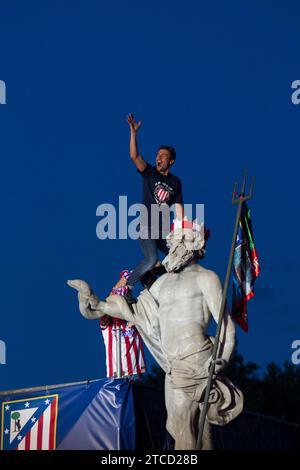 05/18/2014. Feierliche Atmosphäre auf der Plaza de Neptuno für Atletikas Sieg in der Liga, Isabel Permuy ARCHDC. Quelle: Album / Archivo ABC / Isabel B Permuy Stockfoto