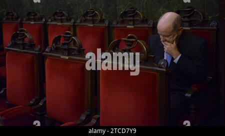 Madrid, 21.10.2015. Rafael Yuste für ABC, sitzt auf dem Sitz von Ramón y Cajal, bevor er den rat der Royal National Academy of Medicine gründete. Foto: Maya Balanya ARCHDC. Quelle: Album / Archivo ABC / Maya Balanya Stockfoto