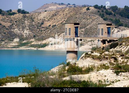 Orihuela (Alicante), 15.06.2017. Der Stausee La Pedrera, der größte Wasserspeicher in Campo de Cartagena und Vega Baja. Er hat eine Kapazität von 246 Kubikhektometern und fasst derzeit 85 Kubikhektometer. Foto: Juan Carlos Soler. ARCHDC. Quelle: Album / Archivo ABC / Juan Carlos Soler Stockfoto