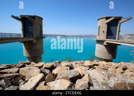 Orihuela (Alicante), 15.06.2017. Der Stausee La Pedrera, der größte Wasserspeicher in Campo de Cartagena und Vega Baja. Er hat eine Kapazität von 246 Kubikhektometern und fasst derzeit 85 Kubikhektometer. Foto: Juan Carlos Soler. ARCHDC. Quelle: Album / Archivo ABC / Juan Carlos Soler Stockfoto