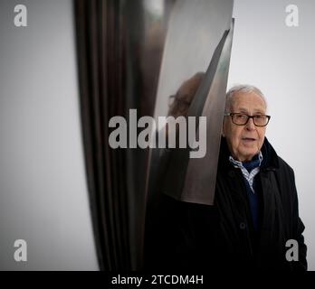 Madrid, 02.12.2018. Martín Chirino posiert für ABC in der Galerie Malborough, wo er eine neue Ausstellung aufbaut. Foto: Maya Balanya ARCHDC. Quelle: Album / Archivo ABC / Maya Balanya Stockfoto