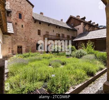 Crots, Frankreich - 17. Juni 2022: Abtei Notre-Dame de Boscodon (1132). Stockfoto