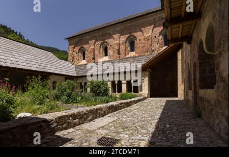 Crots, Frankreich - 17. Juni 2022: Abtei Notre-Dame de Boscodon (1132). Stockfoto