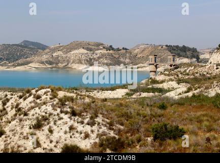 Orihuela (Alicante), 15.06.2017. Der Stausee La Pedrera, der größte Wasserspeicher in Campo de Cartagena und Vega Baja. Er hat eine Kapazität von 246 Kubikhektometern und fasst derzeit 85 Kubikhektometer. Foto: Juan Carlos Soler. ARCHDC. Quelle: Album / Archivo ABC / Juan Carlos Soler Stockfoto