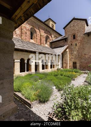 Crots, Frankreich - 17. Juni 2022: Abtei Notre-Dame de Boscodon (1132). Stockfoto