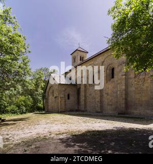 Crots, Frankreich - 17. Juni 2022: Abtei Notre-Dame de Boscodon (1132). Stockfoto