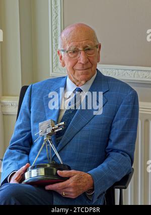 Sir Bobby Charlton, ehemaliger Fußballspieler, Inhaber des BBC Sports Personality of the Year Lifetime Achievement Award. Stockfoto