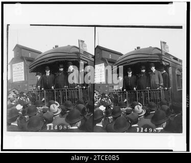 William Howard Taft, auf der Rückseite der Eisenbahn Auto stehen und mit Blick auf Masse, wahrscheinlich während der Kampagne tour Stockfoto