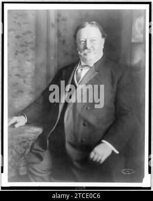 William Howard Taft, drei viertel länge Porträt, sitzen, nach vorne Stockfoto