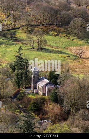 Brathay Church von Todd Crag auf Loughrigg Stockfoto