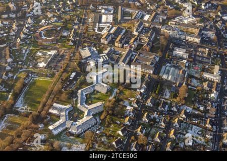 Luftbild, Ortsansicht Wohngebiet mit Josefsheim Bigge Sozialeinrichtung mit Sportplatz, Eduardus-Krankenhaus und Elisabeth-Klinik Bigge Krankenhaus, Bigge, Olsberg, Sauerland, Nordrhein-Westfalen, Deutschland ACHTUNGxMINDESTHONORARx60xEURO *** Luftsicht, Ortsansicht Wohngebiet mit Josefsheim Bigge Sozialeinrichtung mit Sportplatz, Eduardus Hospital und Elisabeth Clinic Bigge Hospital, Bigge, Olsberg, Sauerland, Nordrhein-Westfalen, Deutschland ATTENTIONxMINDESTHONORARx60xEURO Stockfoto