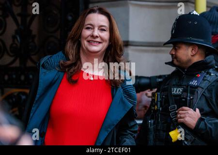 Downing Street, London, Großbritannien. Dezember 2023. Bildungsministerin Gillian Keegan nimmt an der wöchentlichen Kabinettssitzung in der Downing Street 10 Teil. Quelle: amanda Rose/Alamy Live News Stockfoto