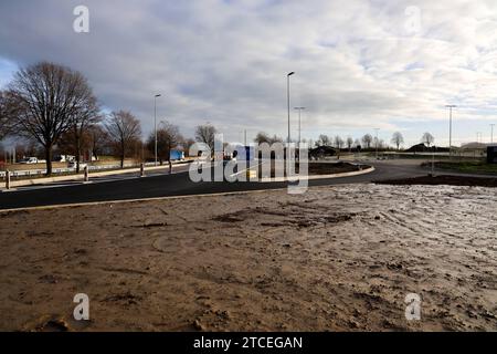 70 neue LKW-Parkplätze an der A44 - Freigabe für den ausgebauten Rastplatz am Haarstrang-Süd bei Werl. Entspannung für die LKW Fahrer auf der Autobahn zwischen Dortmund und Kassel. Blick auf den noch leeren LKW-Parkplatz. Es sind noch Restarbeiten erforderlich. Werl, Nordrhein-Westfalen, DEU, Deutschland, 12.12.2023 *** 70 neue Lkw-Stellplätze auf der A44 Zulassung für den erweiterten Rastplatz am Haarstrang Süd bei Werl Entspannung für Lkw-Fahrer auf der Autobahn Dortmund-Kassel Ansicht des noch leeren Lkw-Stellplatzes verbleibende Arbeiten sind noch erforderlich Werl, Nordrhein-Westfalen Stockfoto